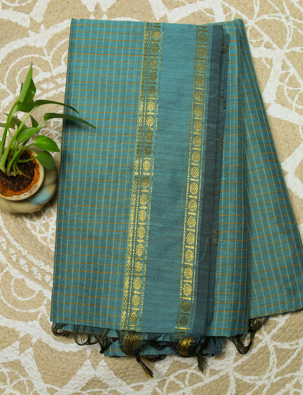 Gray  Muthukattam Checked Cotton Sarees